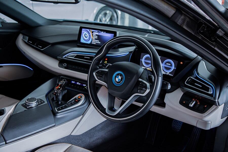 BMW с электрическим двигателем