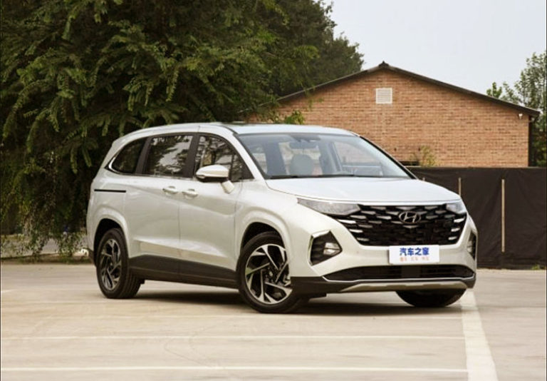 Открылись продажи минивэна Hyundai Custo за 3,675 млн. руб.