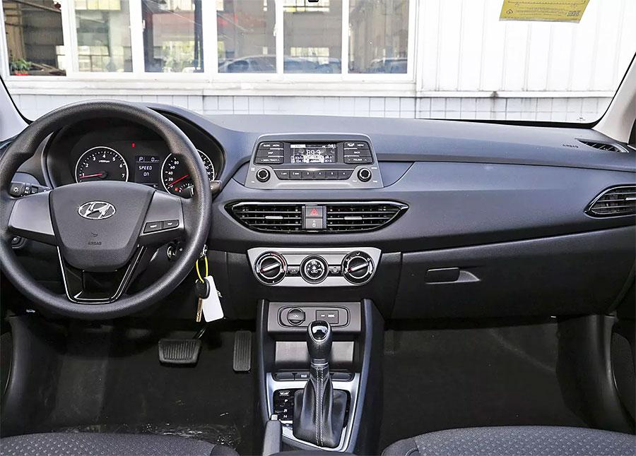 Российские автосалоны продают универсал Hyundai Celesta за 2,39 млн. рублей