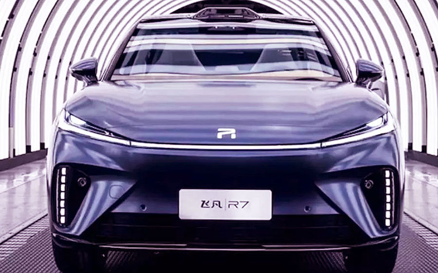 В Россию привезут премиальную продукцию китайского бренда: электрический лифтбек Rising F7 и кроссовер Rising R7