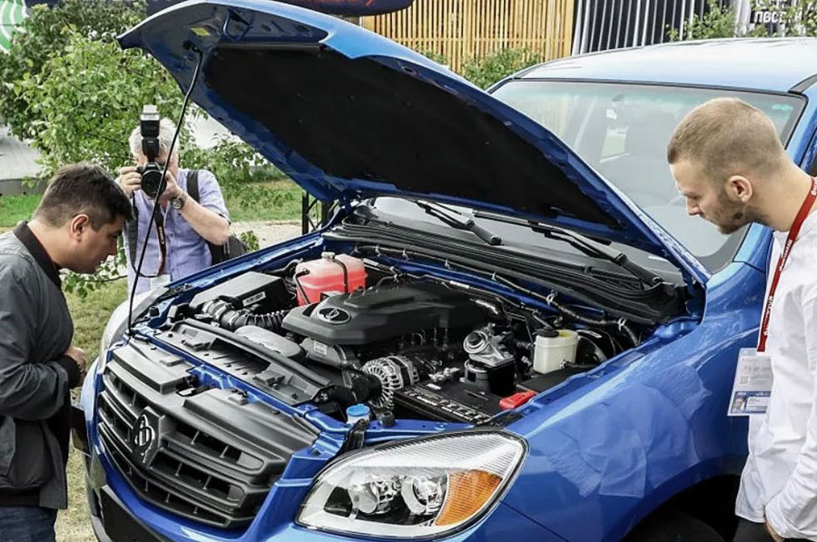 Автосалоны принимают заказы на пикап Sollers ST6 с бензиновым двигателем за 2,4 млн. руб.
