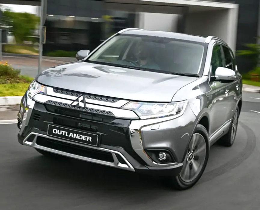 В салоны российских дилеров прибыли кроссоверы Mitsubishi Outlander CVT четвертого поколения