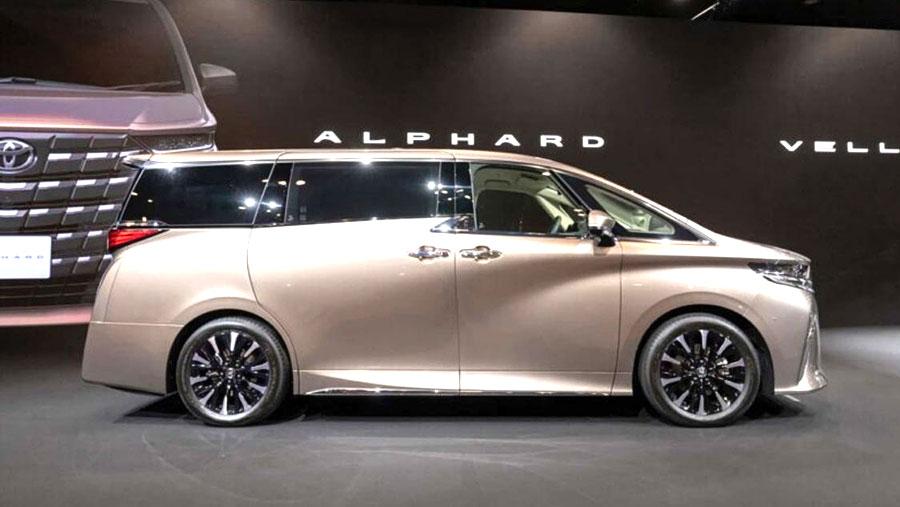 Гибридный минивэн Toyota Alphard 2024 скоро появится в автосалонах России