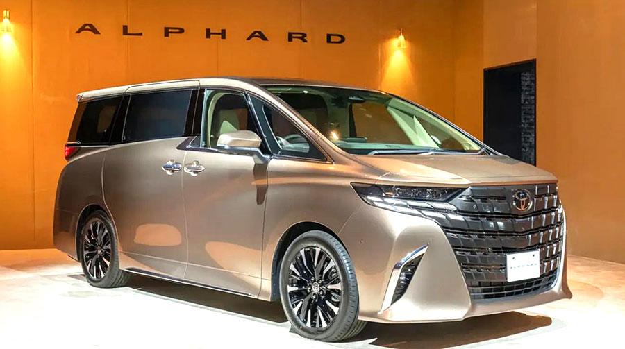 Гибридный минивэн Toyota Alphard 2024 скоро появится в автосалонах России