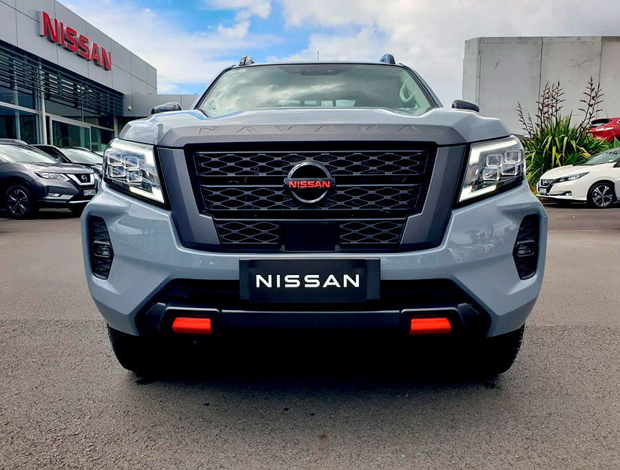 В продажу поступили новые Nissan Navara Pro-4X за 5 400 000 рублей: с полным приводом, мощным дизельным двигателем (190 л. с.), «автоматом»