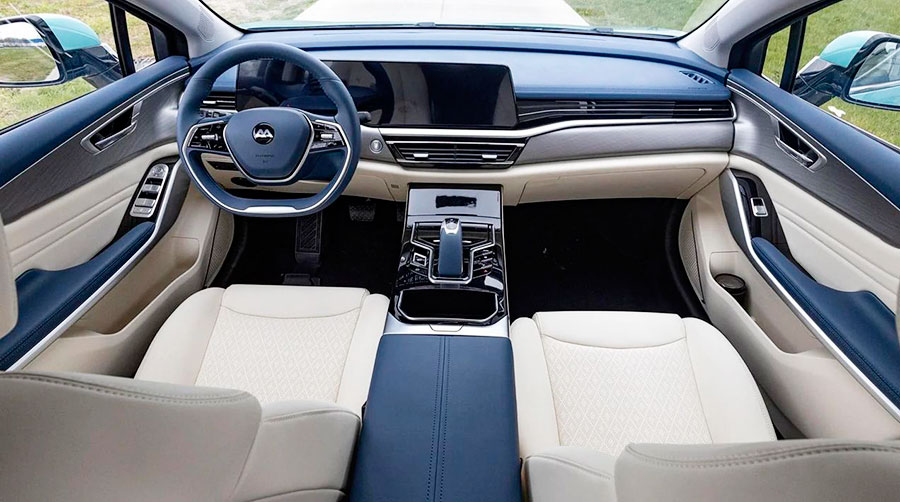 Калининградский «Автотор» представил электроседан Amberauto A5 премиальной комплектации за 5 млн. рублей