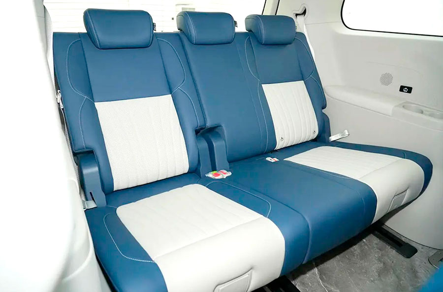 В 2025 году стартуют продажи семиместного минивэна Refine RF8 от JAC с турбомотором (252 л. с.), интеллектуальной системой Harmony и AR-экраном (23,5")