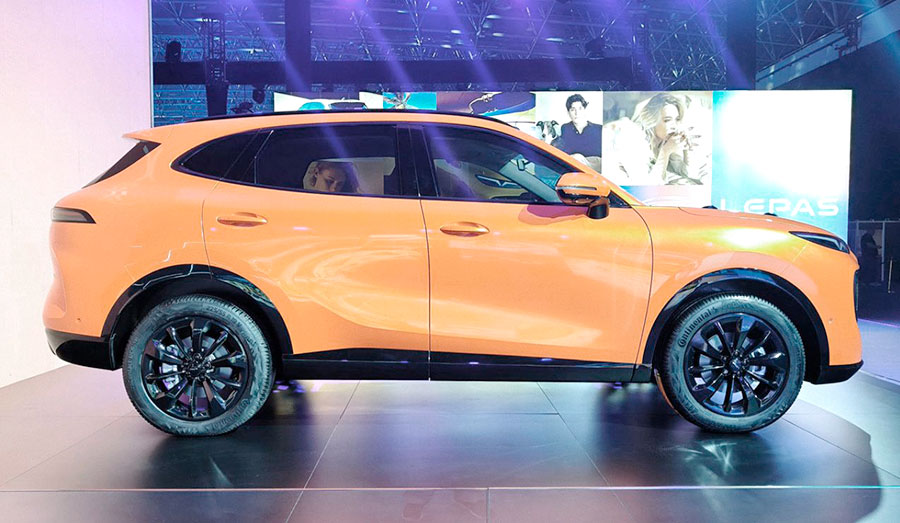 Компания «Chery Automobile» анонсировала три модификации кроссовера Lepas L8: бензиновый автомобиль, версии PHEV и BEV