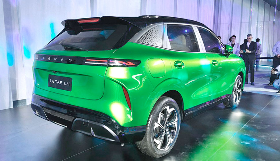 Компания «Chery Automobile» анонсировала три модификации кроссовера Lepas L8: бензиновый автомобиль, версии PHEV и BEV