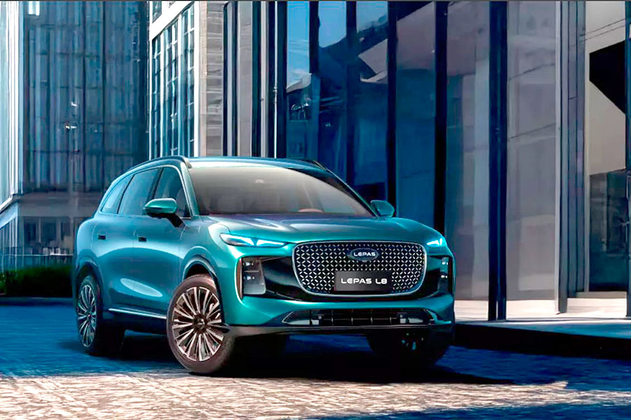Компания «Chery Automobile» анонсировала три модификации кроссовера Lepas L8: бензиновый автомобиль, версии PHEV и BEV
