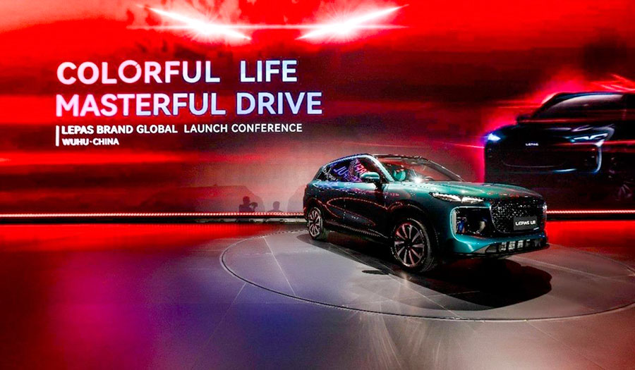 Компания «Chery Automobile» анонсировала три модификации кроссовера Lepas L8: бензиновый автомобиль, версии PHEV и BEV