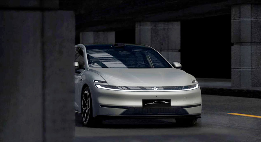 Элегантный лифтбек Changan Qiyuan C390 от Клауса Зисиоры: первые изображения гибридного автомобиля с 800-вольтовой архитектурой и уникальным стилем