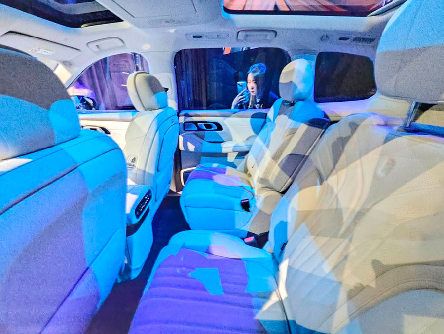 В Китае представлен роскошный шестиместный гибридный кроссовер Geely Galaxy M9 с запасом хода 1500 км