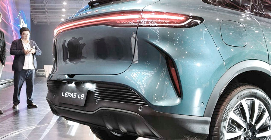 Компания «Chery Automobile» анонсировала три модификации кроссовера Lepas L8: бензиновый автомобиль, версии PHEV и BEV
