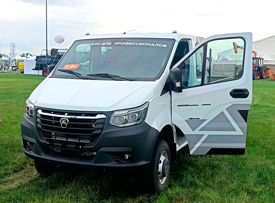 С июня 2025 года коммерческие автомобили Газель NN 4x4 с бортовой платформой и Соболь NN 4x4 доступны для заказа
