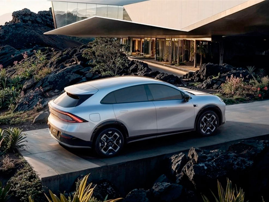 Превосходит Tesla — в КНР принимают предзаказы на кроссовер Xpeng G7