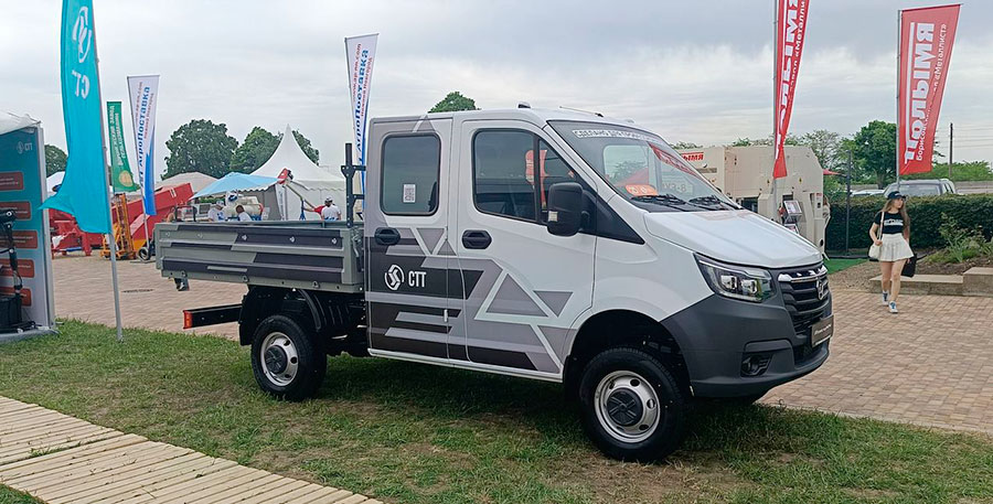 С июня 2025 года коммерческие автомобили Газель NN 4x4 с бортовой платформой и Соболь NN 4x4 доступны для заказа