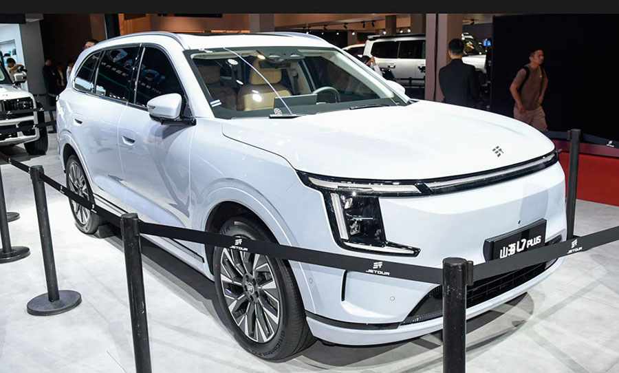 До конца 2025 года дебютирует кроссовер Jetour X70L второго поколения с бензиновым двигателем