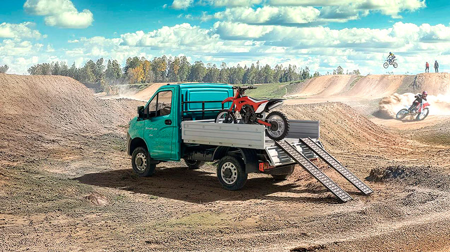 С июня 2025 года коммерческие автомобили Газель NN 4x4 с бортовой платформой и Соболь NN 4x4 доступны для заказа