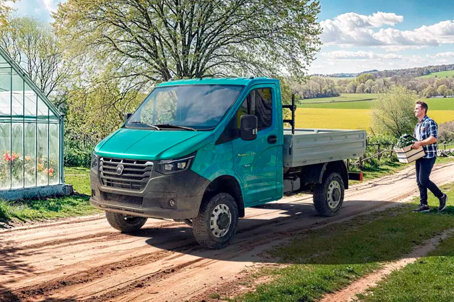 С июня 2025 года коммерческие автомобили Газель NN 4x4 с бортовой платформой и Соболь NN 4x4 доступны для заказа