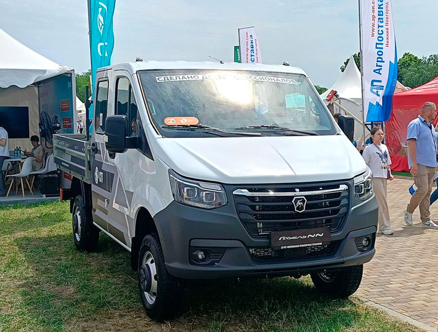 С июня 2025 года коммерческие автомобили Газель NN 4x4 с бортовой платформой и Соболь NN 4x4 доступны для заказа