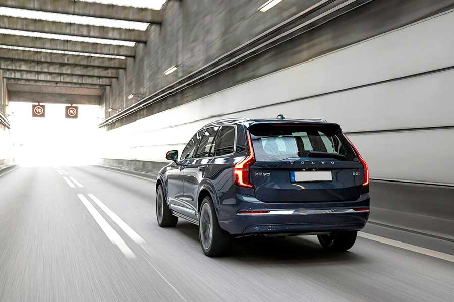 В разработке кроссовер Volvo XC90 третьего поколения: под капотом автомобиля PHEV 589 «лошадок»