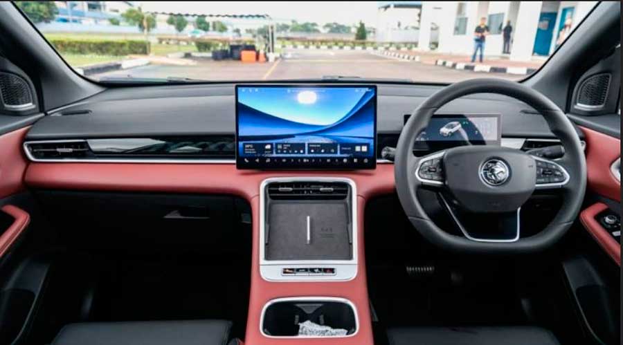 Кроссовер Geely Proton X50 образца 2025: новый мотор, улучшенный дизайн