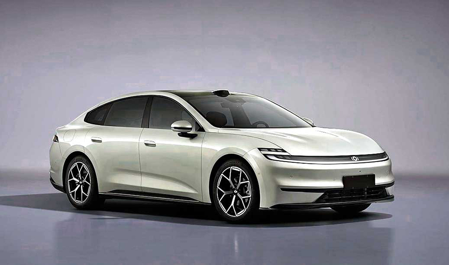 Опубликованы фото элегантного лифтбека Changan Qiyuan A06 с пятидверным кузовом и передовыми технологиями