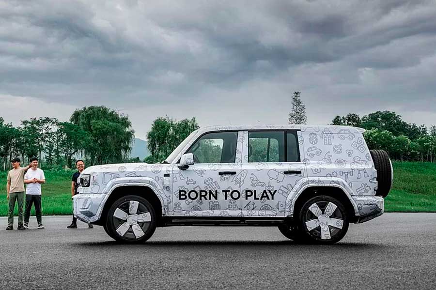 В Дубае состоялась презентация гибрида Chery iCar V27: обзор и фото