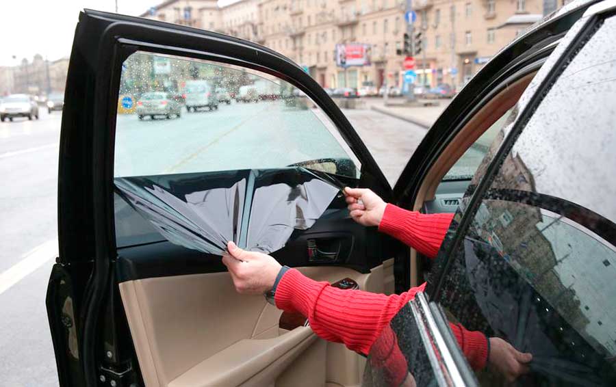 Тонировка стекол автомобиля в 2025 году: за какие законопроекты проголосуют депутаты осенью?