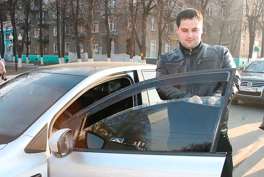 Тонировка стекол автомобиля в 2025 году: за какие законопроекты проголосуют депутаты осенью?