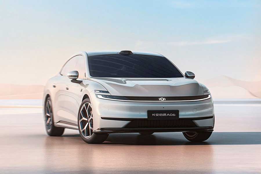 Опубликованы фото элегантного лифтбека Changan Qiyuan A06 с пятидверным кузовом и передовыми технологиями