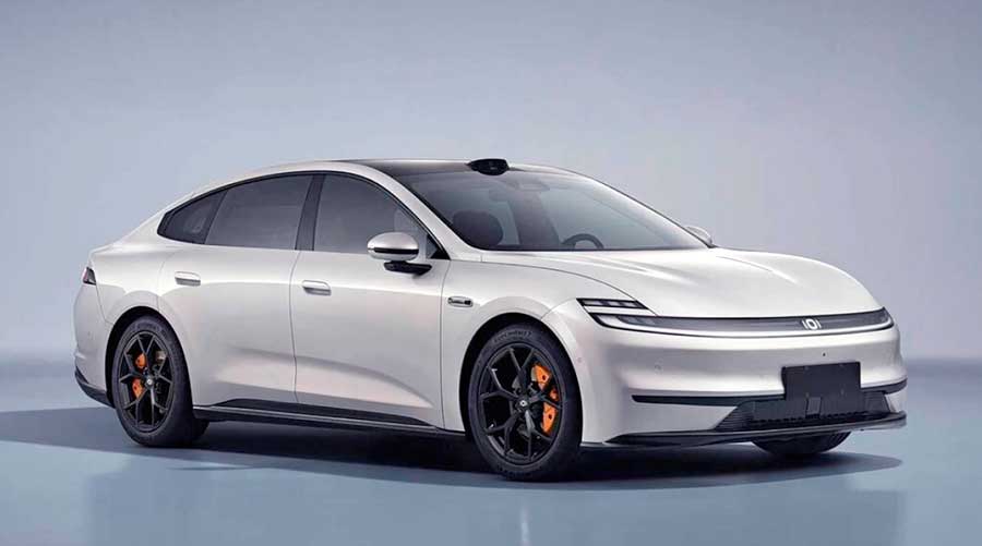 Опубликованы фото элегантного лифтбека Changan Qiyuan A06 с пятидверным кузовом и передовыми технологиями