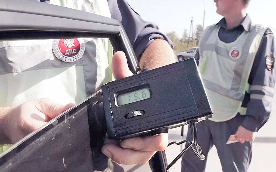 Тонировка стекол автомобиля в 2025 году: за какие законопроекты проголосуют депутаты осенью?