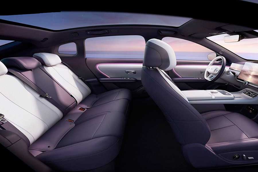 Опубликованы фото элегантного лифтбека Changan Qiyuan A06 с пятидверным кузовом и передовыми технологиями