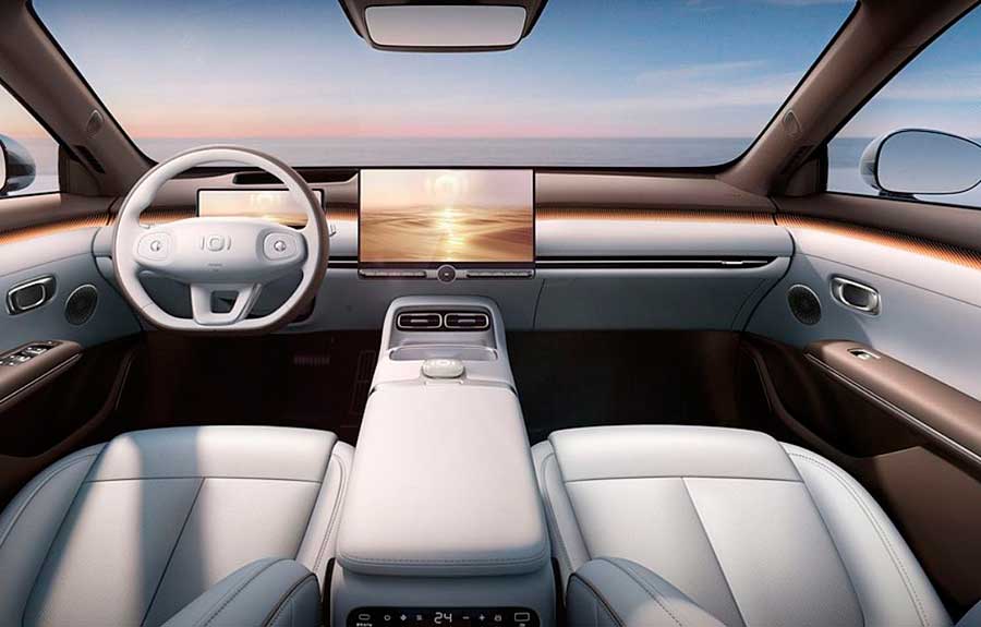 Опубликованы фото элегантного лифтбека Changan Qiyuan A06 с пятидверным кузовом и передовыми технологиями