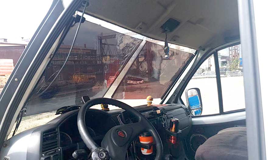 Тонировка стекол автомобиля в 2025 году: за какие законопроекты проголосуют депутаты осенью?