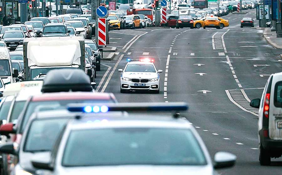 Изменения в ПДД 2025 года для водителей: штрафы, сроки и ограничения