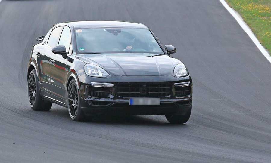 Электромобиль Porsche Cayenne Electric Coupe засняли без камуфляжа. Показ состоится в начале 2026 года