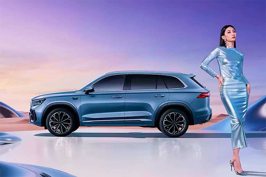 Обновленный Geely Monjaro: в КНР стартовали продажи кроссовера с 272-сильным мотором, интеллектом GEEA 3.0, двойными экранами и автопилотом