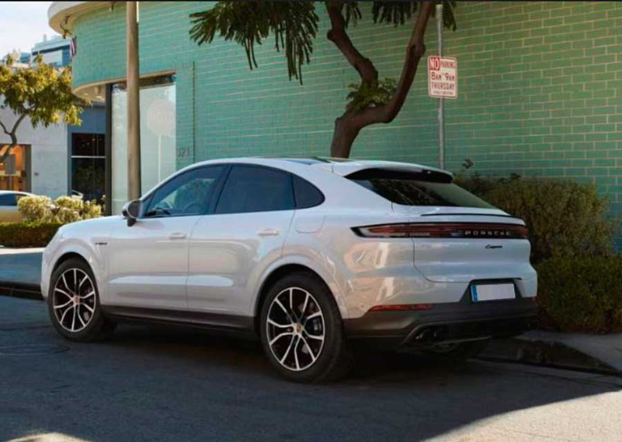 Электромобиль Porsche Cayenne Electric Coupe засняли без камуфляжа. Показ состоится в начале 2026 года