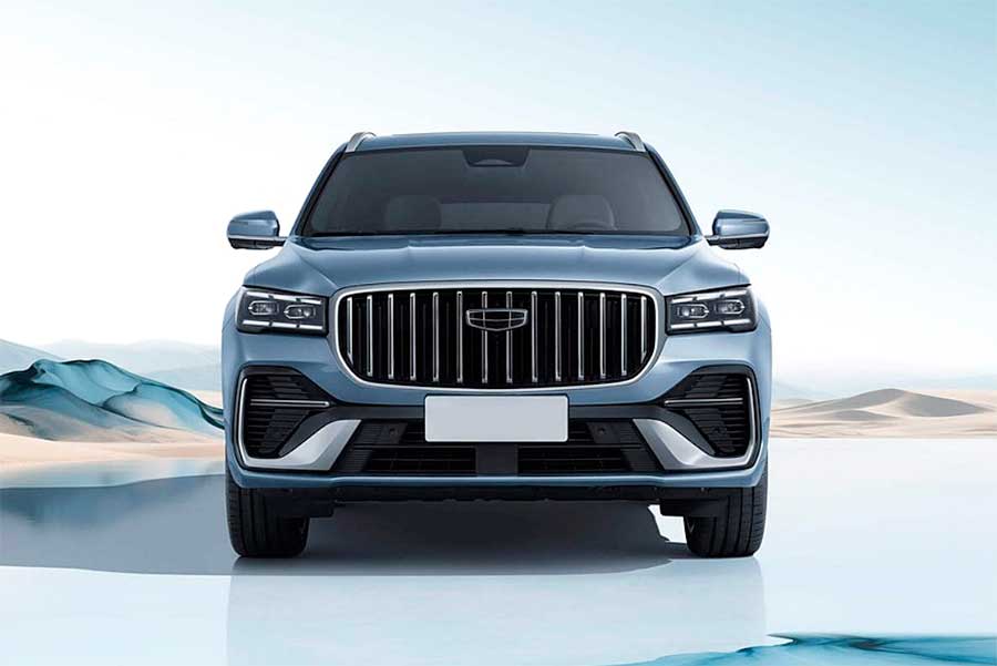 Обновленный Geely Monjaro: в КНР стартовали продажи кроссовера с 272-сильным мотором, интеллектом GEEA 3.0, двойными экранами и автопилотом