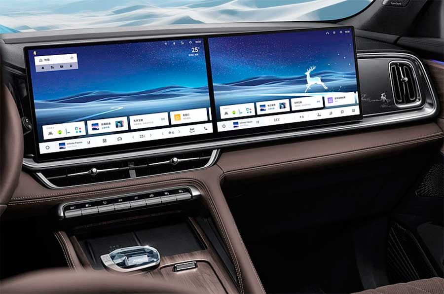 Обновленный Geely Monjaro: в КНР стартовали продажи кроссовера с 272-сильным мотором, интеллектом GEEA 3.0, двойными экранами и автопилотом