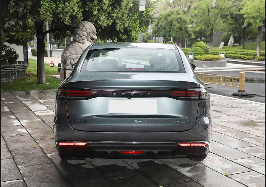 Новый Geely Galaxy Starshine 6: запас хода 2100 км, цена ниже Starshine 8