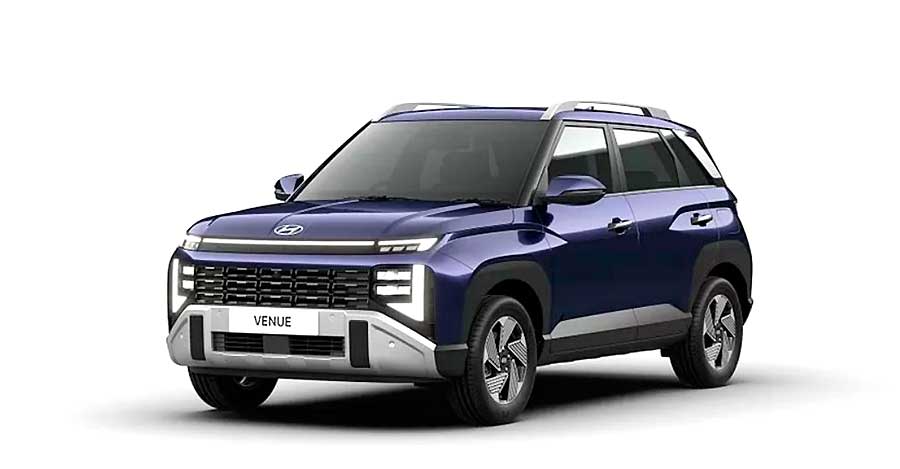 В Индии стартуют продажи кроссовера Hyundai Venue 2025 года со сдвоенными экранами (12,3”) на передней панели,  рулем без фирменной эмблемы, тремя вариантами двигателя на выбор