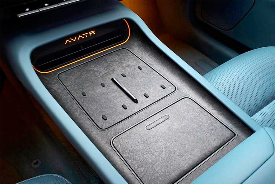 В РФ стартуют продажи гран-купе Avatr 12 с запасом хода 700 км, автопилотом от Huawei, камерами вместо зеркал