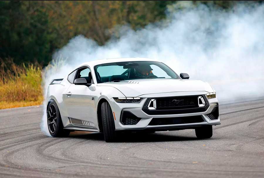 Ford Mustang RTR 2026: первый серийный дрифт-кар «Форда» в партнерстве с легендой дрифта Воном Гиттином