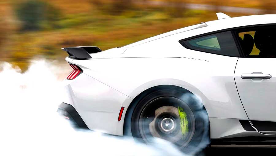 Ford Mustang RTR 2026: первый серийный дрифт-кар «Форда» в партнерстве с легендой дрифта Воном Гиттином