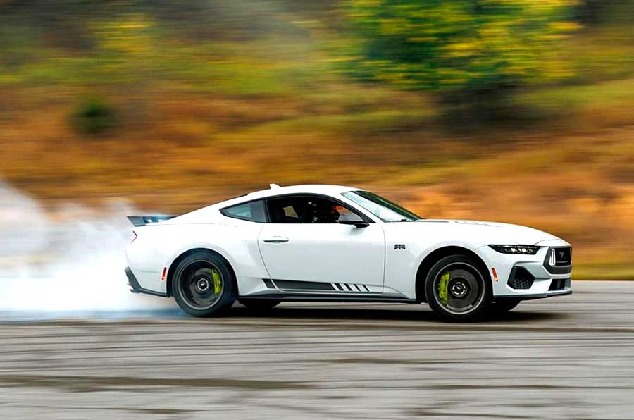 Ford Mustang RTR 2026: первый серийный дрифт-кар «Форда» в партнерстве с легендой дрифта Воном Гиттином