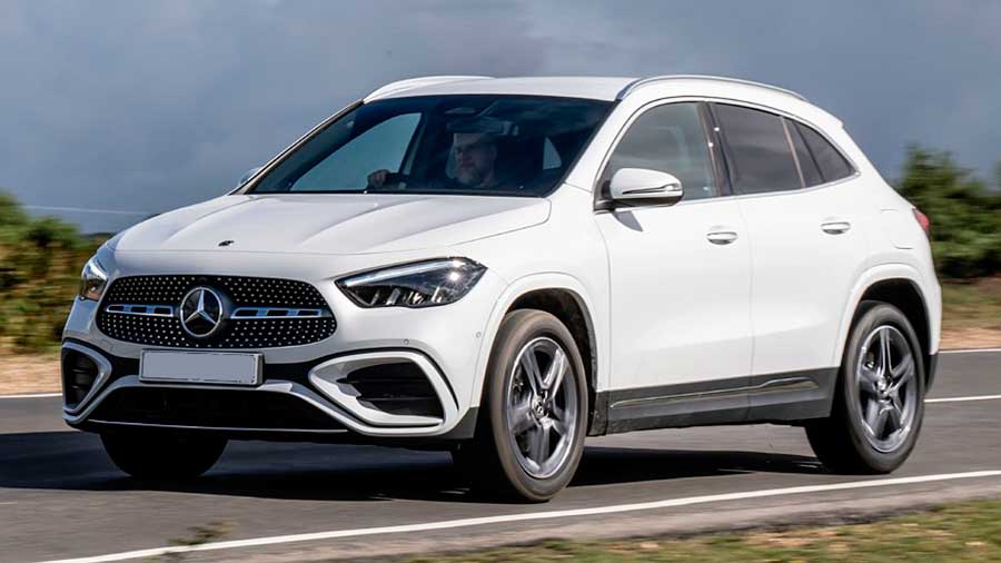 Производитель готовится к показу Mercedes-Benz GLA нового поколения